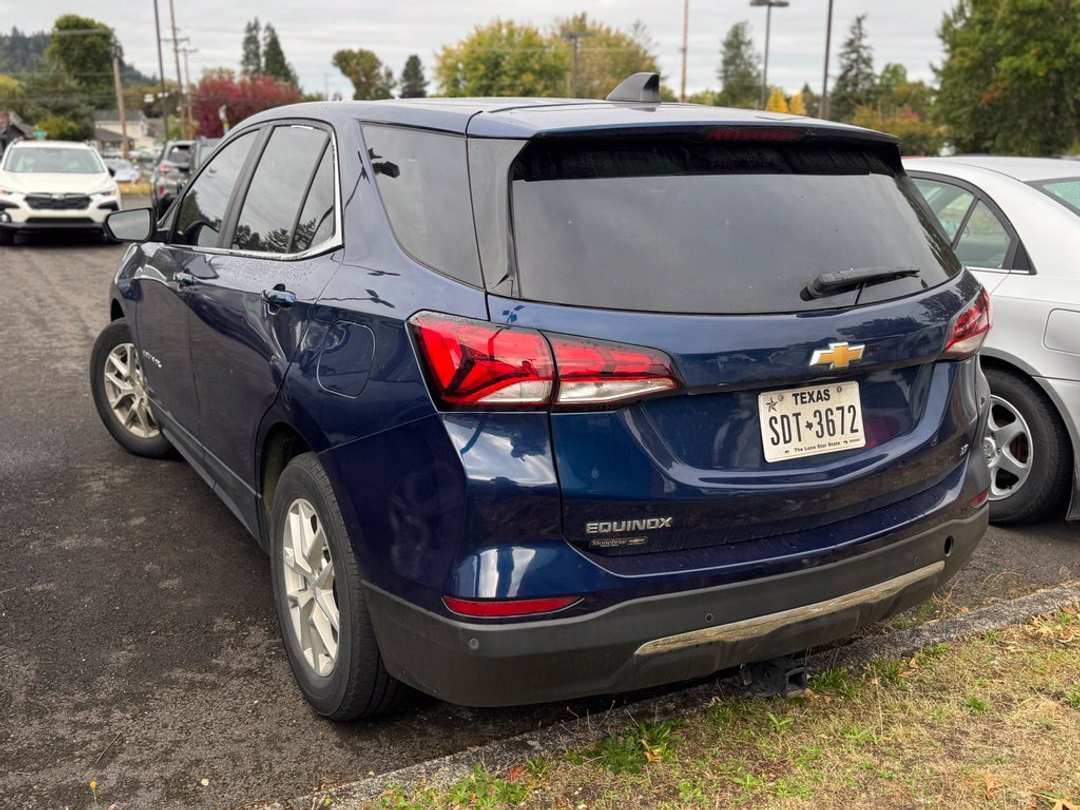 2022 Chevrolet Equinox LT - Image 2