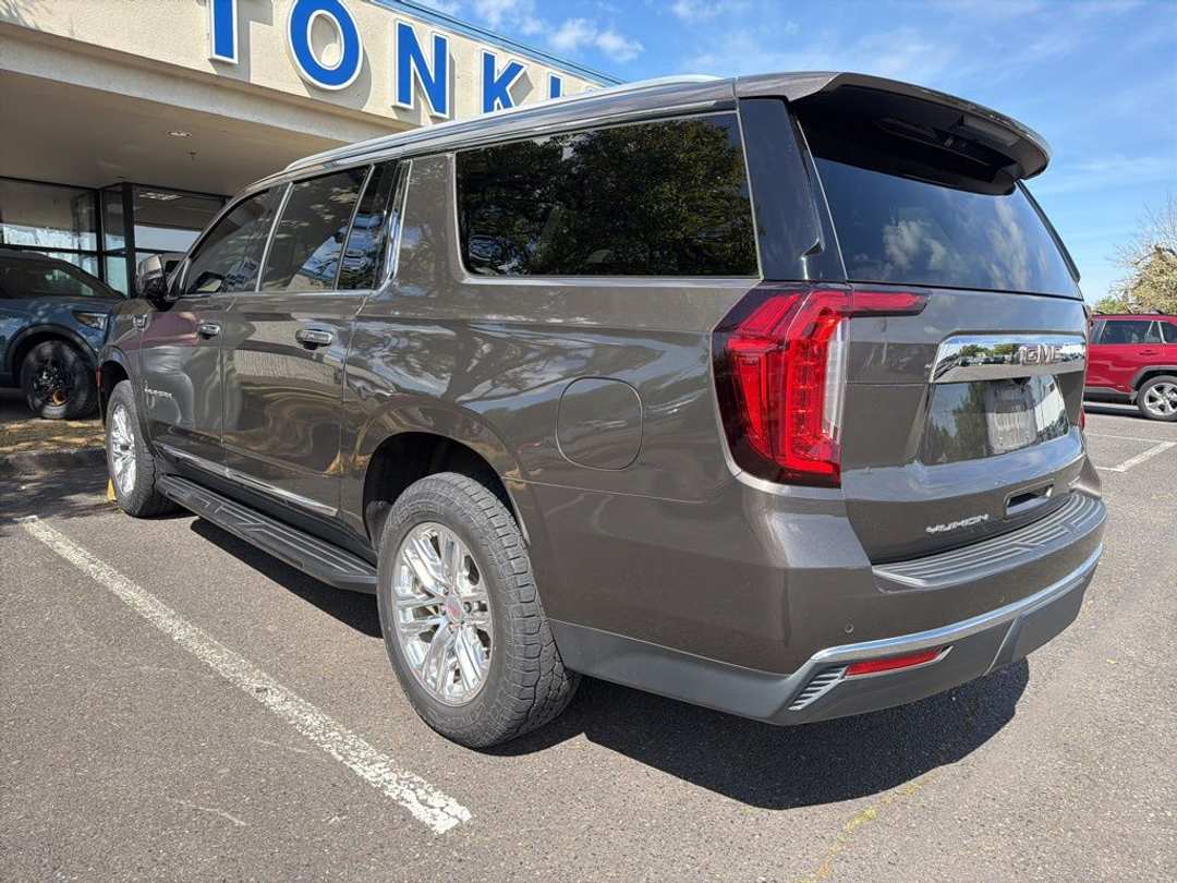 2021 GMC Yukon Xl SLT - Image 3