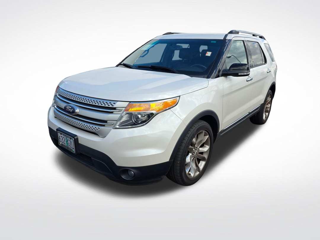 2015 Ford Explorer XLT - Image 2