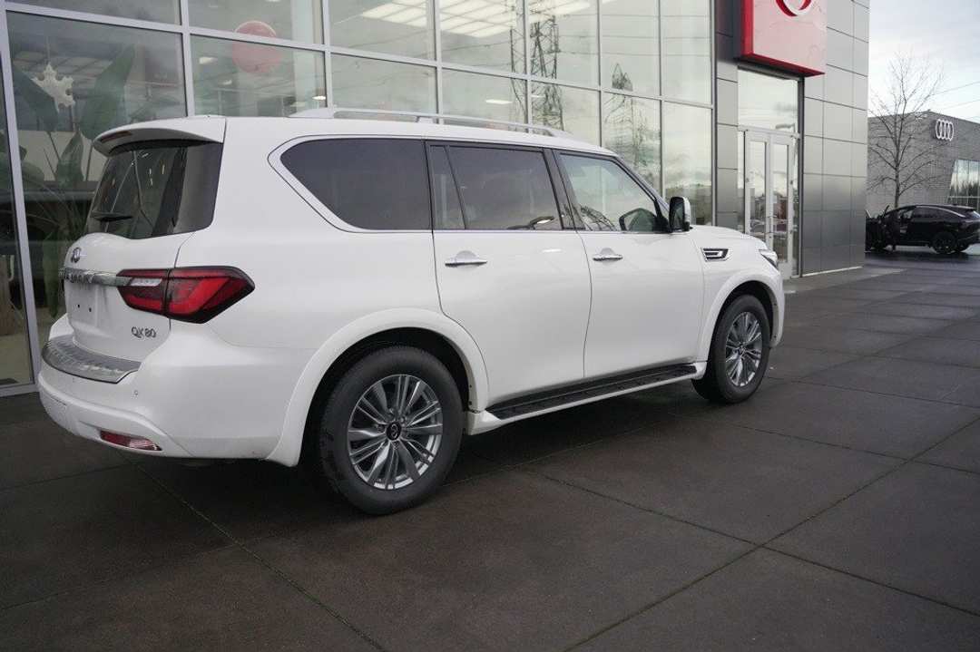 2024 INFINITI Qx80 LUXE - Image 3