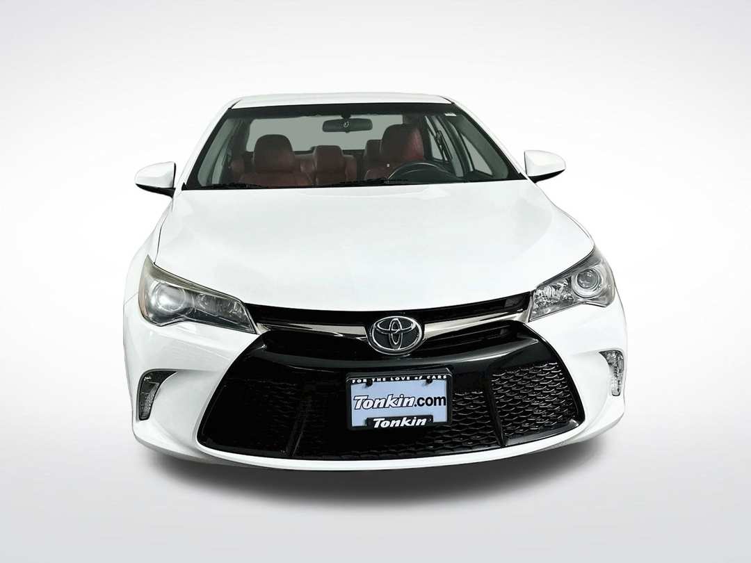 2017 Toyota Camry SE - Image 2