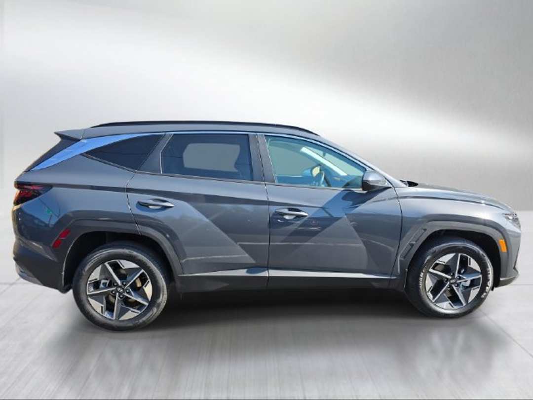 2026 Hyundai Tucson Hybrid SEL - Image 2