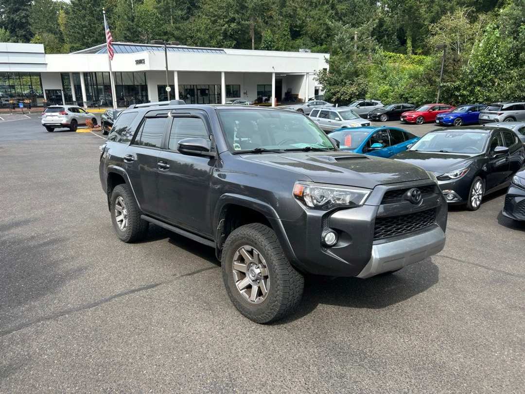 2015 Toyota 4Runner Trail - Image 2