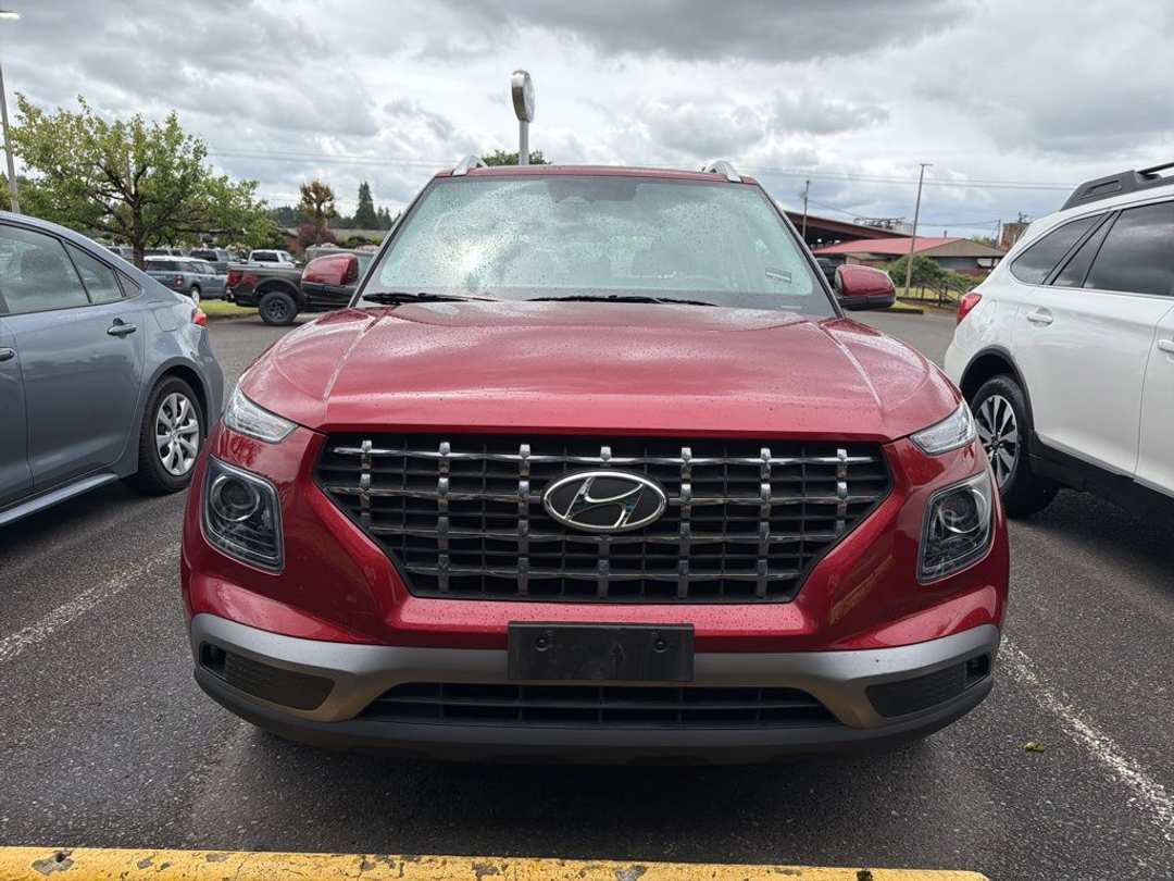 2024 Hyundai Venue SEL - Image 2