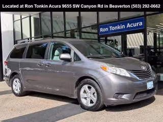 2017 Toyota Sienna LE