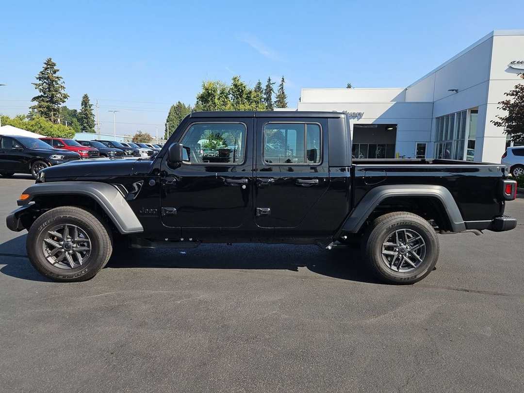 2026 Jeep Gladiator Sport - Image 3