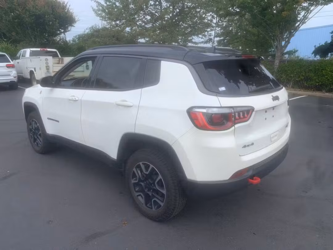 2019 Jeep Compass Trailhawk - Image 2