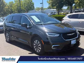 2023 Chrysler Pacifica Hybrid Touring L