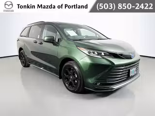 2025 Toyota Sienna Woodland Edition