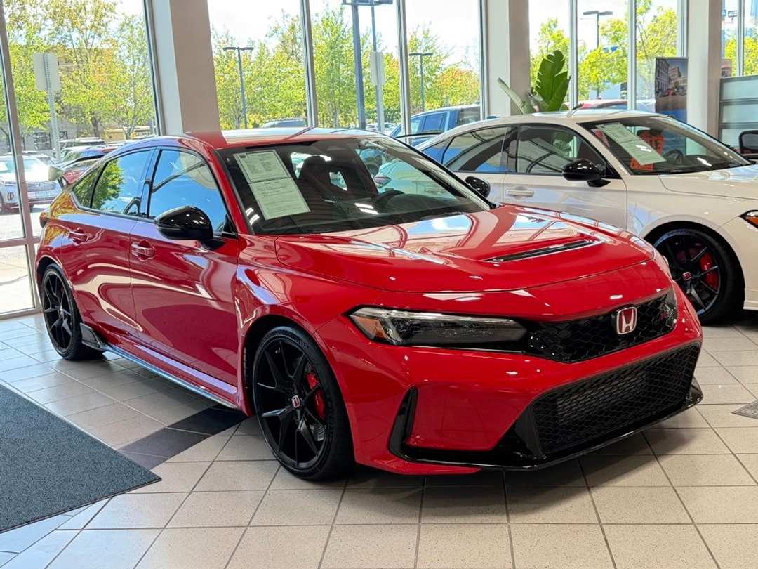 2025 Honda Civic Type R - Image 2