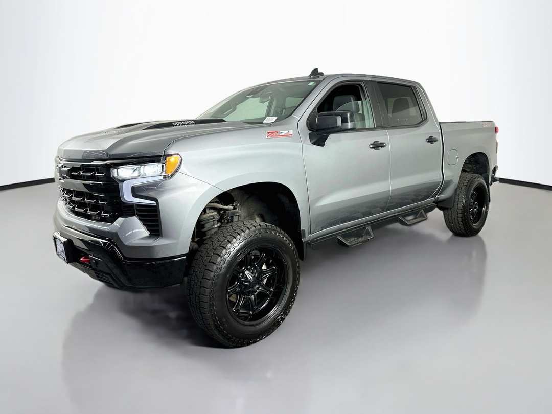 2024 Chevrolet Silverado 1500 LT Trail Boss - Image 3
