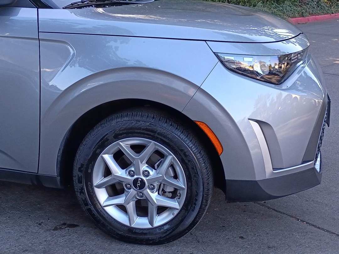 2025 Kia Soul S - Image 2