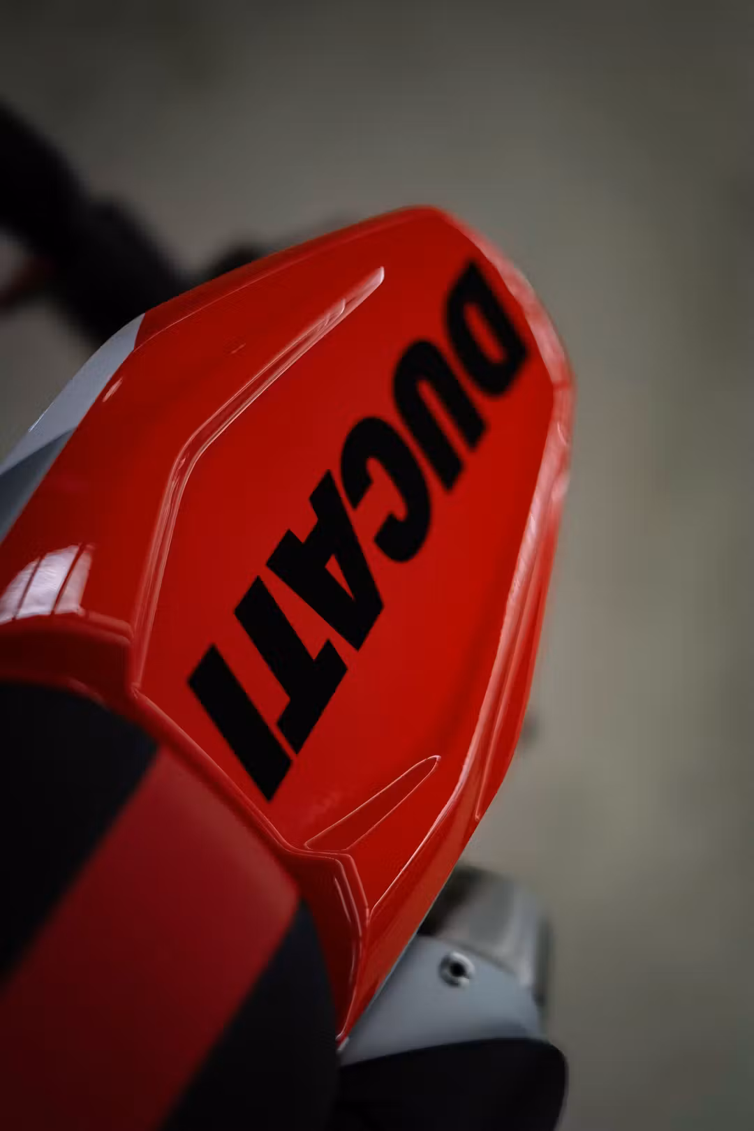 2025 Ducati Hypermotard 698 Mono Rve - Image 3