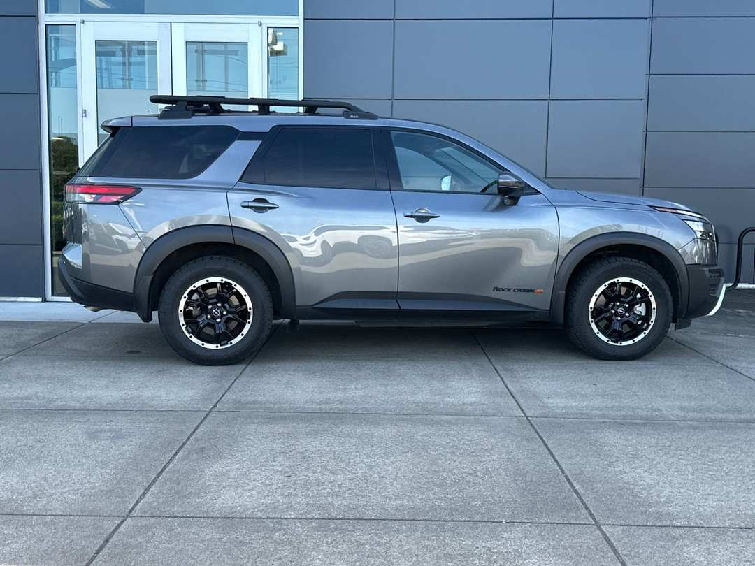 2025 Nissan Pathfinder Rock Creek - Image 2