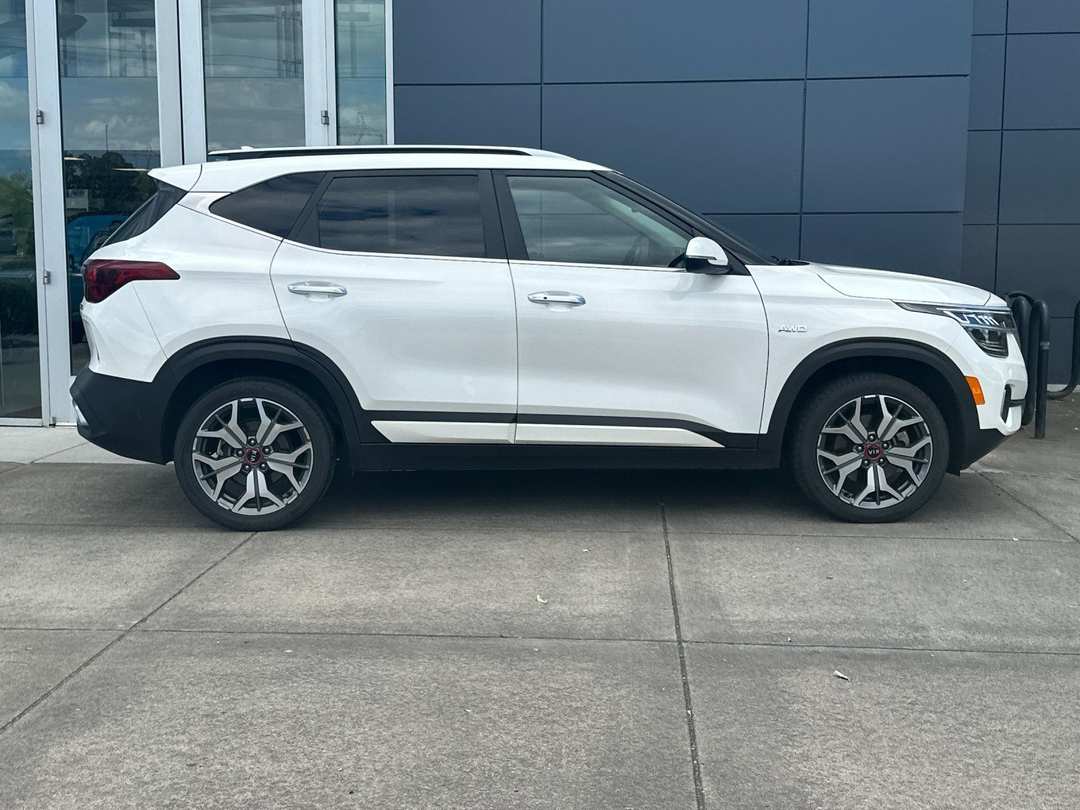 2021 Kia Seltos SX - Image 2