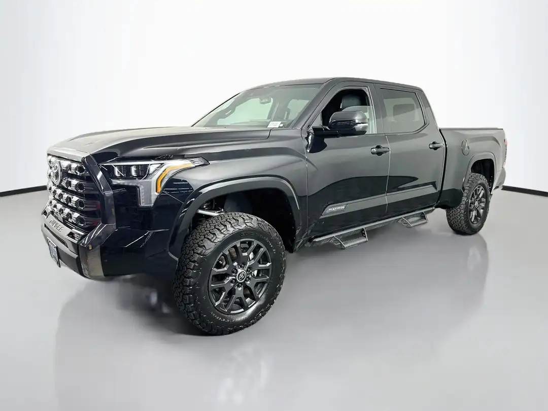 2024 Toyota Tundra Platinum - Image 3