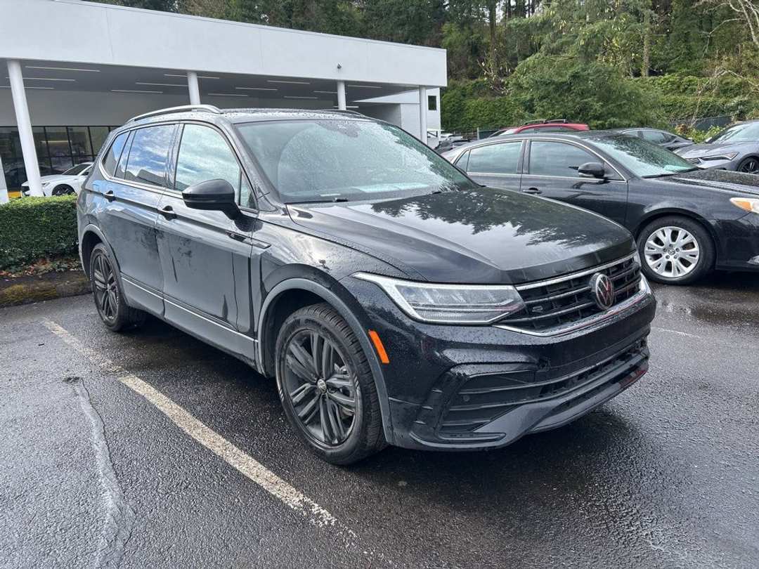 2022 Volkswagen Tiguan 2.0T SE RLine Black - Image 2