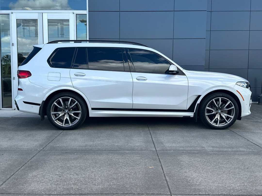 2022 BMW X7 M50i - Image 2