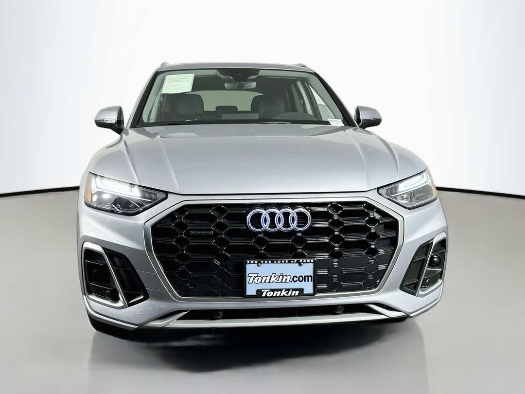 2023 Audi Q5 45 S line Premium - Image 2
