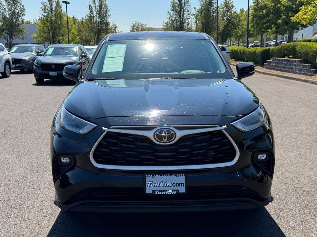 2024 Toyota Highlander LE - Image 3