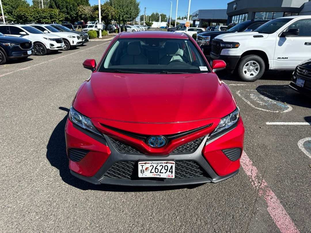 2020 Toyota Camry Hybrid SE - Image 2