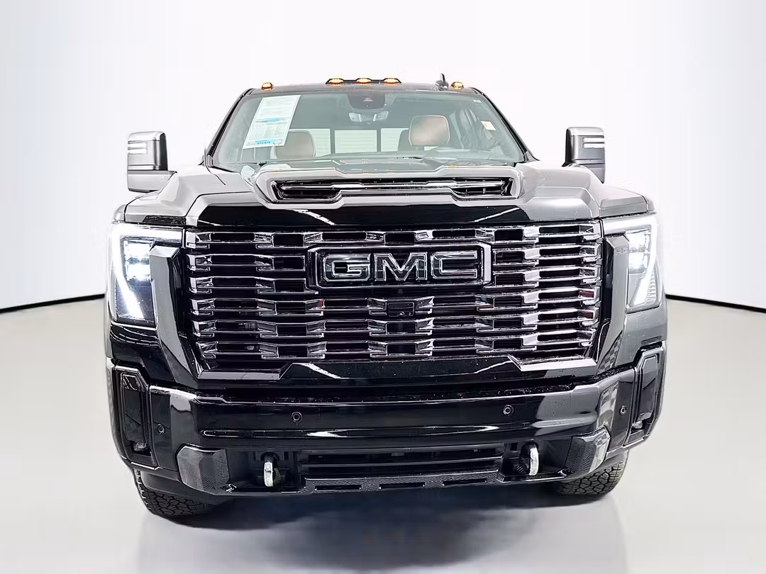 2025 GMC Sierra 3500Hd Denali Ultimate - Image 3