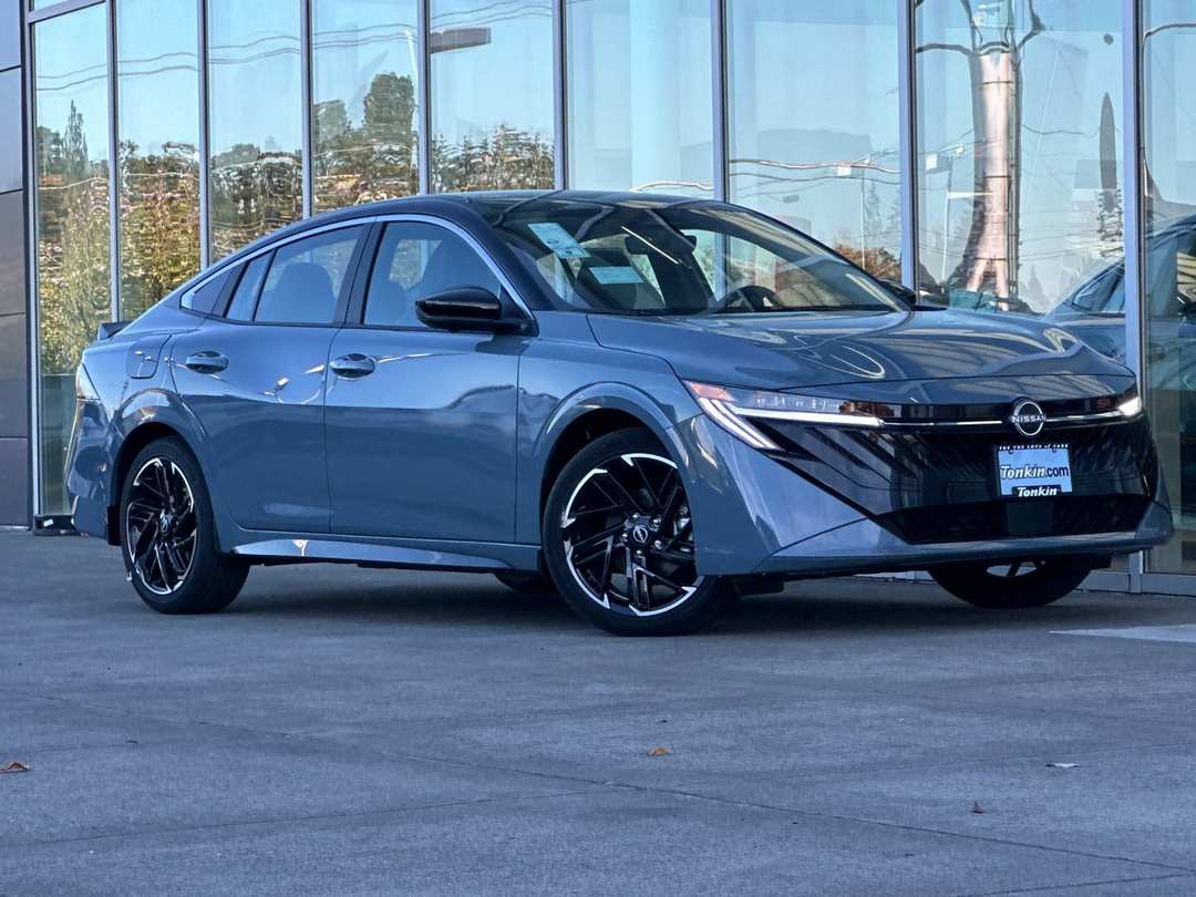2026 Nissan Sentra SR - Image 2