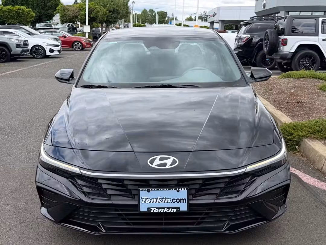 2024 Hyundai Elantra SE - Image 3