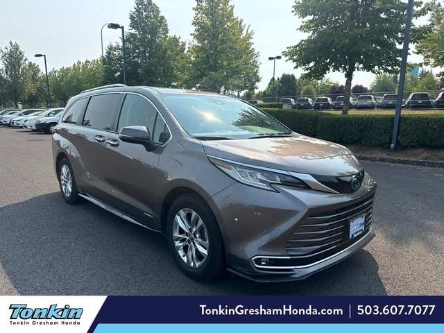 2021 Toyota Sienna Limited Hybrid