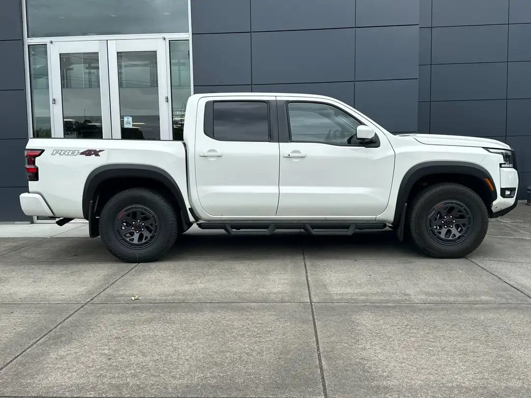 2026 Nissan Frontier PRO4X - Image 3
