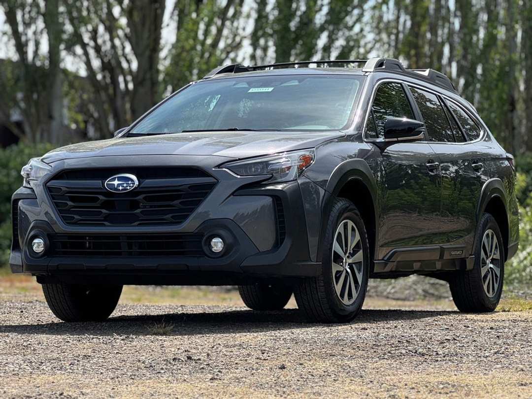 2025 Subaru Outback Premium - Image 3