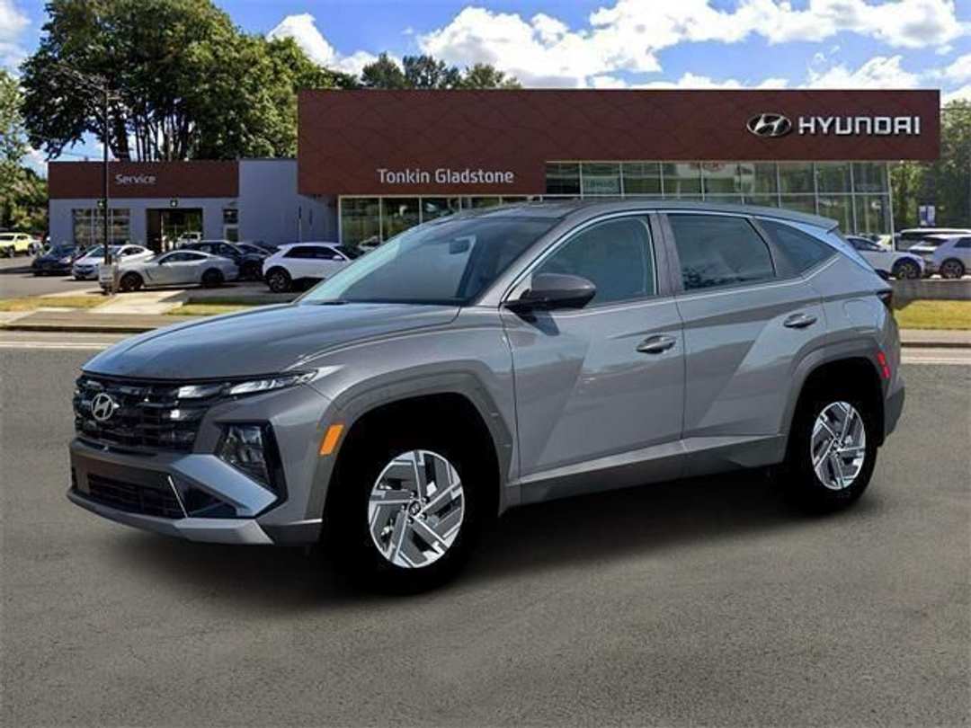2026 Hyundai Tucson Hybrid Blue SE - Image 2