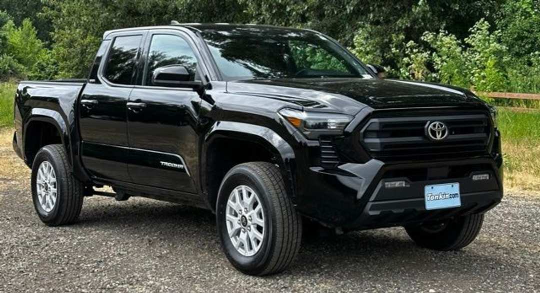 2025 Toyota Tacoma SR5 - Image 2