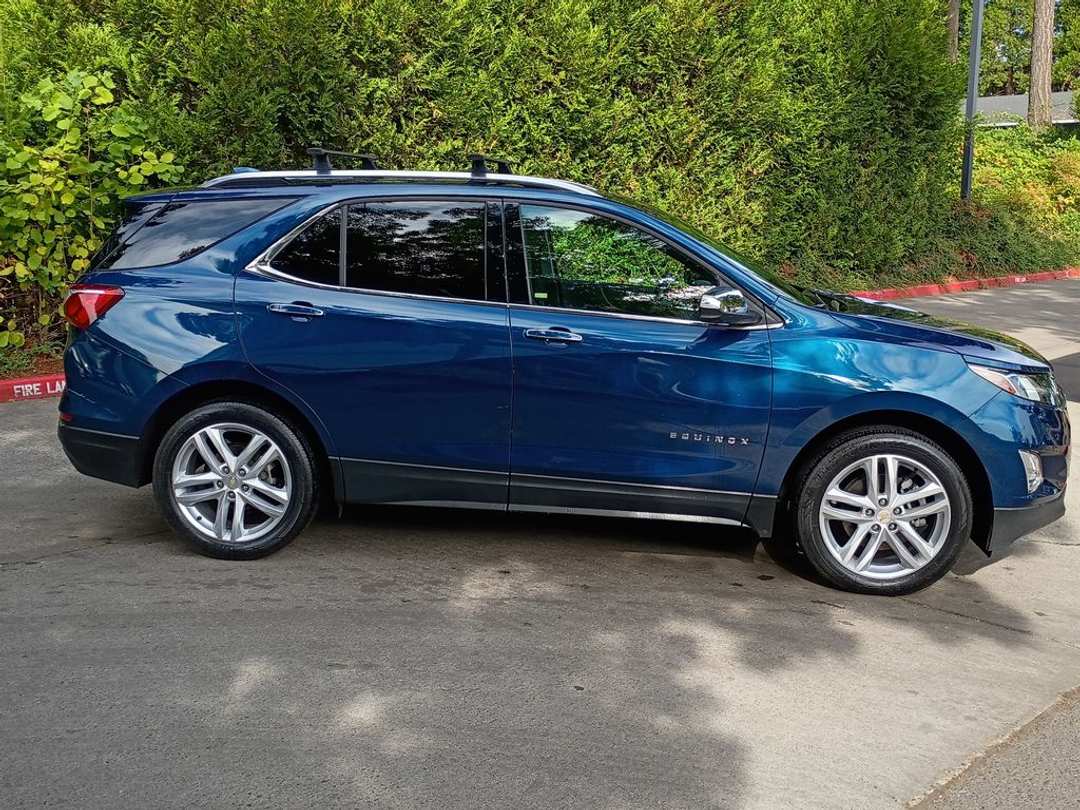 2020 Chevrolet Equinox Premier - Image 3