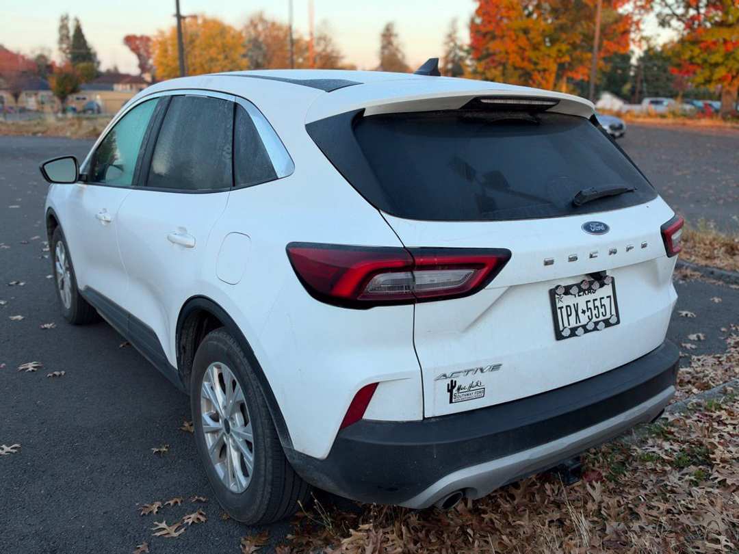 2023 Ford Escape Active - Image 2