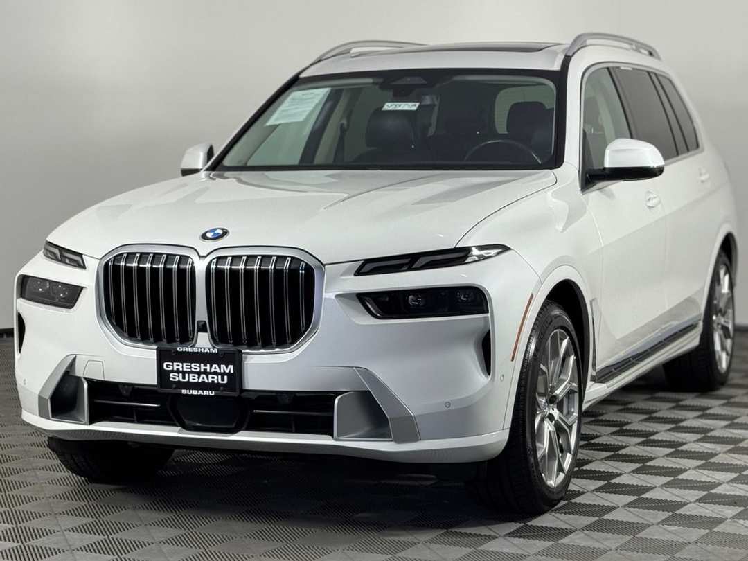2023 BMW X7 xDrive40i - Image 3