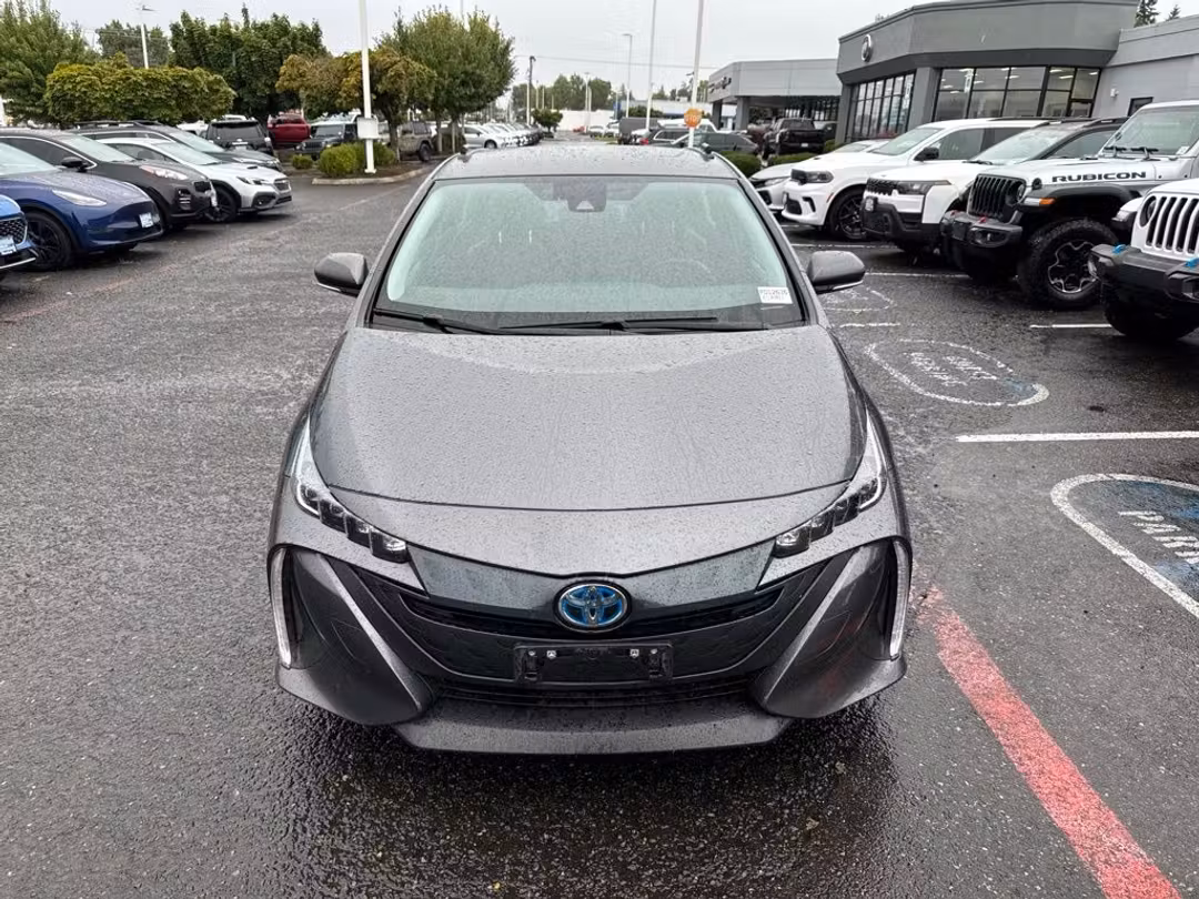 2020 Toyota Prius Prime XLE - Image 2