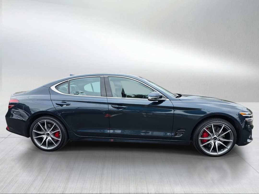 2025 Genesis G70 2.5T - Image 2
