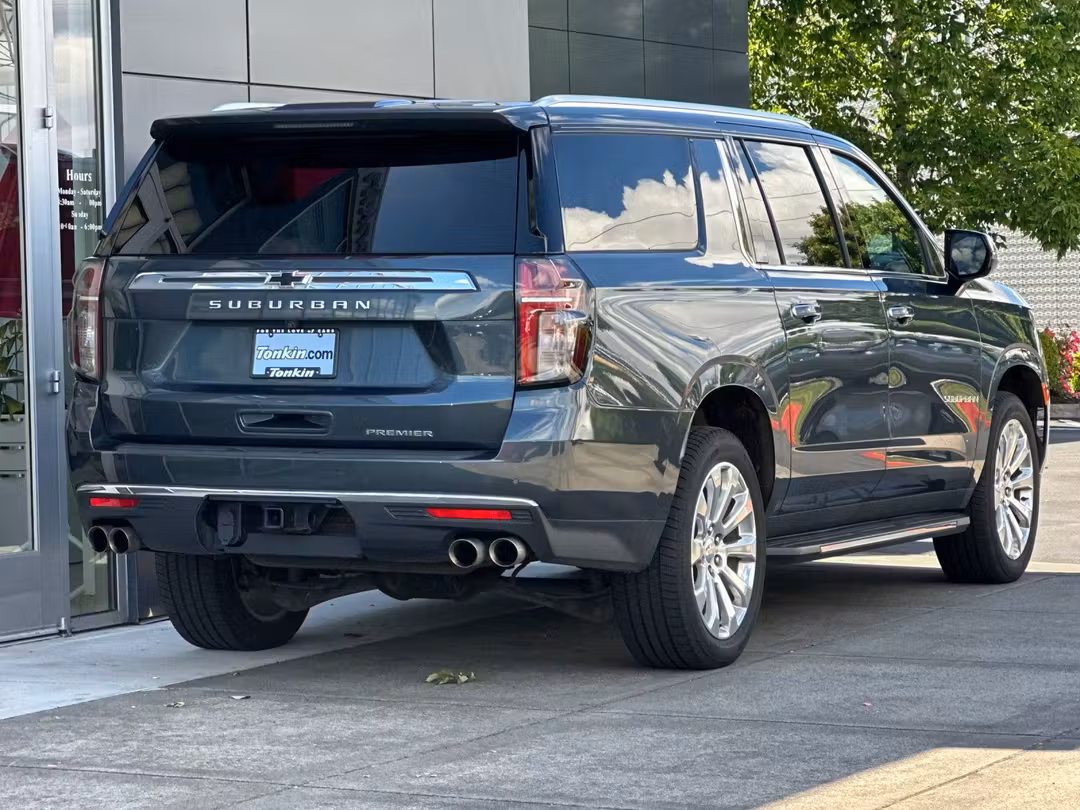 2021 Chevrolet Suburban Premier - Image 3