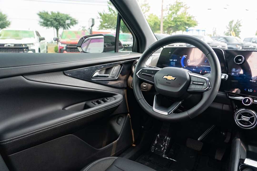 2025 Chevrolet Blazer EV LT - Photo 11