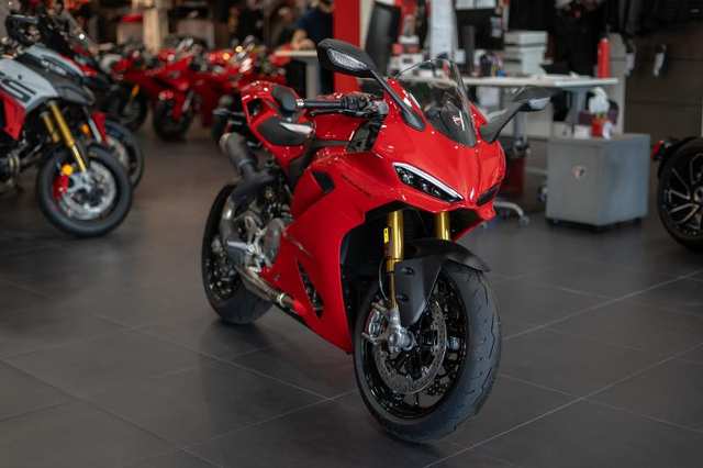 2026 Ducati Panigale V2S 896
