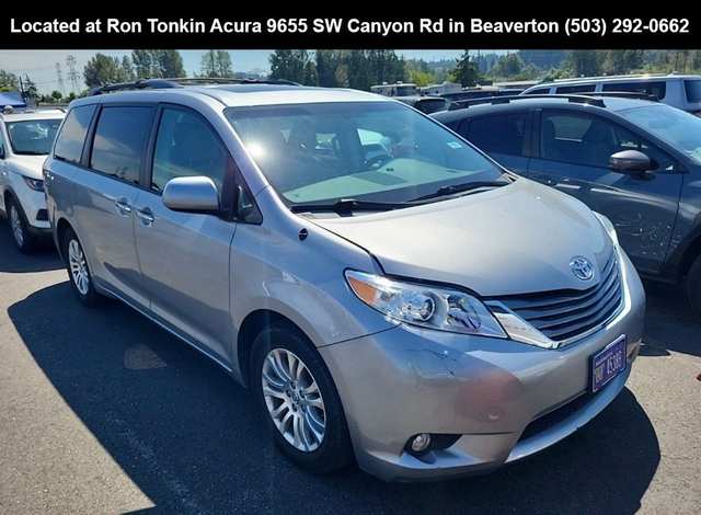 2014 Toyota Sienna XLE