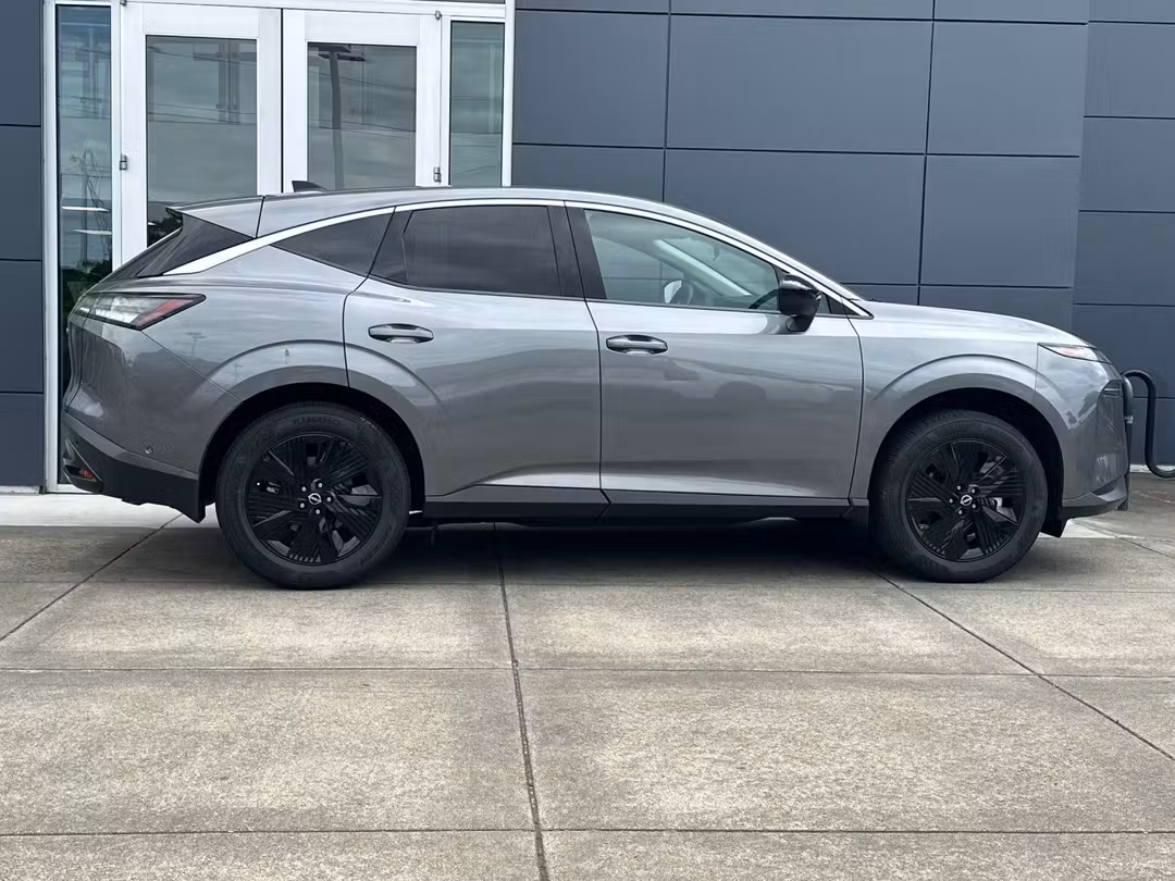 2025 Nissan Murano SV - Image 2
