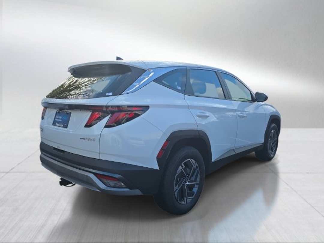 2026 Hyundai Tucson Hybrid Blue SE - Image 3