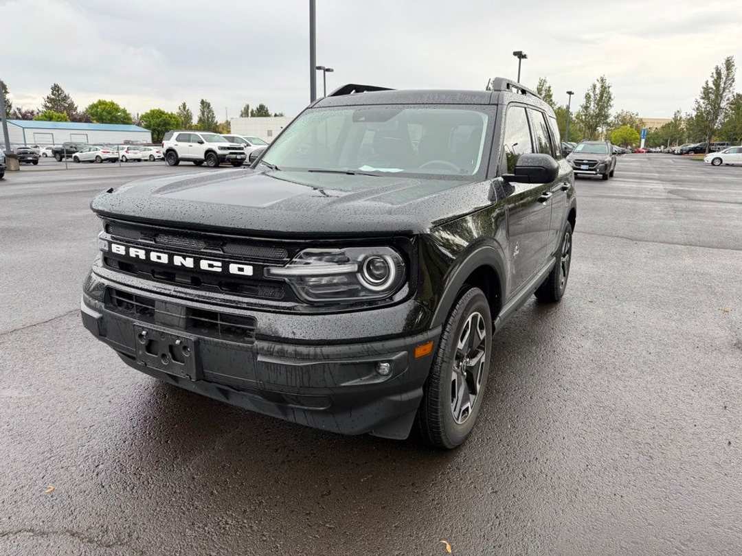 2024 Ford Bronco Sport Outer Banks - Image 3