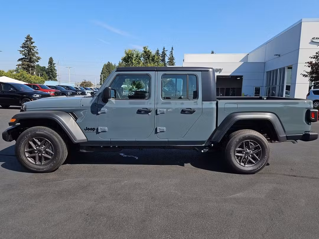 2026 Jeep Gladiator Sport - Image 3
