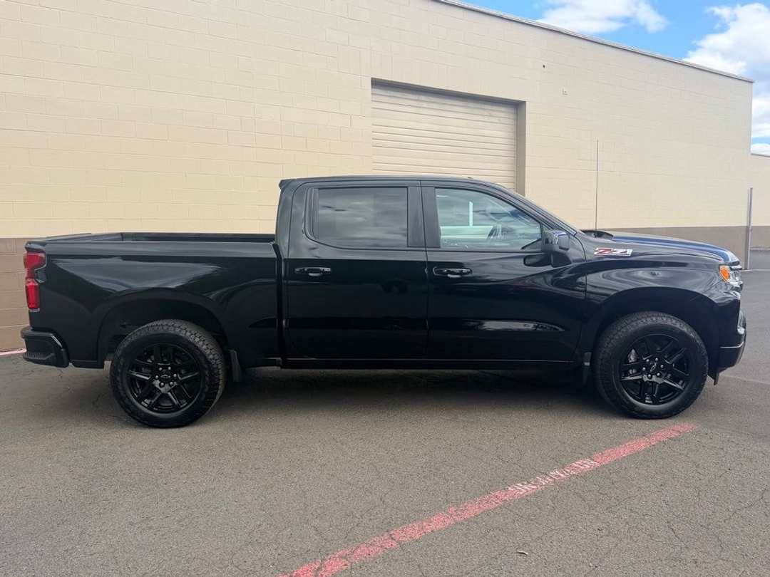 2024 Chevrolet Silverado 1500 RST - Image 3