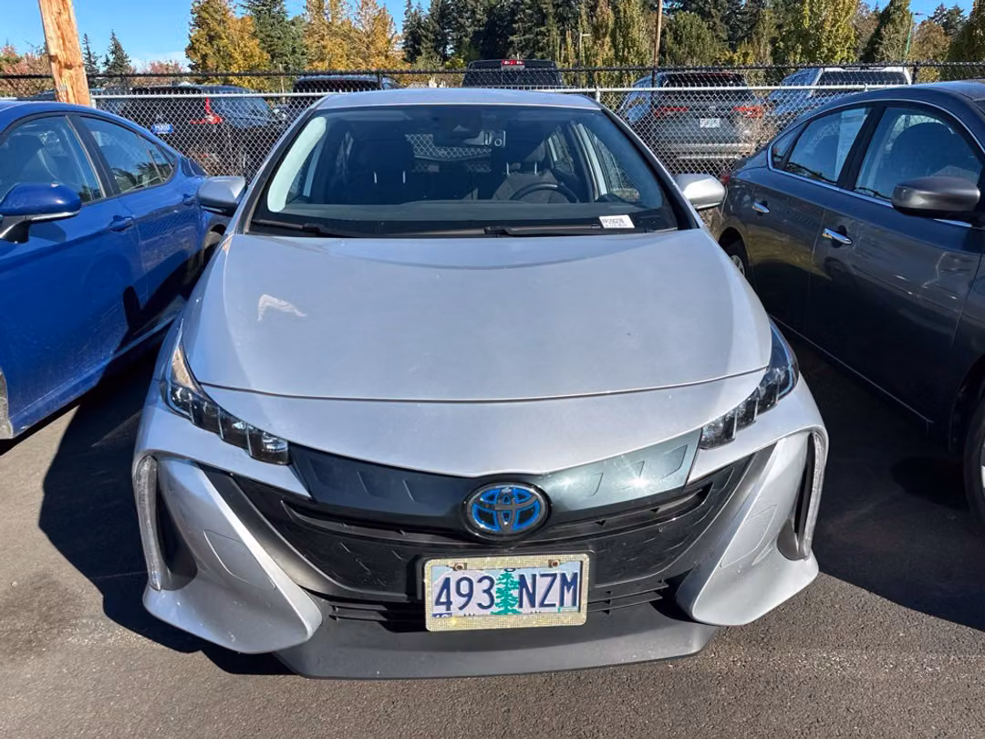 2022 Toyota Prius Prime LE - Image 2