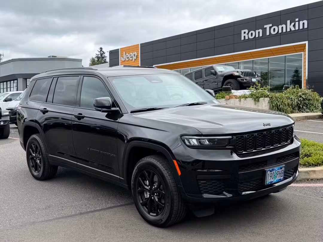 2025 Jeep Grand Cherokee L Altitude X - Image 2