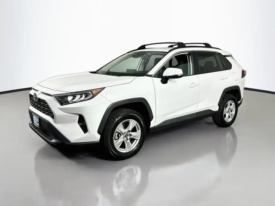 2019 Toyota Rav4 XLE - Image 3